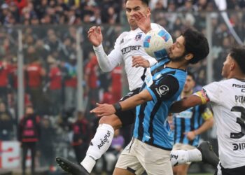 Colo Colo logra un empate impulsado únicamente por el esfuerzo y la determinación.