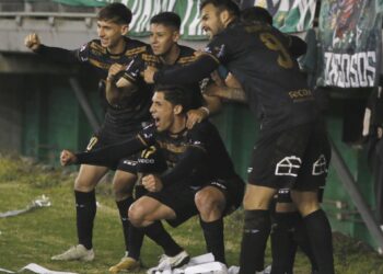 Santiago Wanderers celebra su aniversario y se posiciona como único líder.