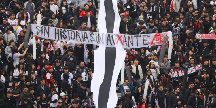 Aníbal Mosa solicita a los aficionados de Colo-Colo que reporten cualquier acto violento durante el Superclásico.