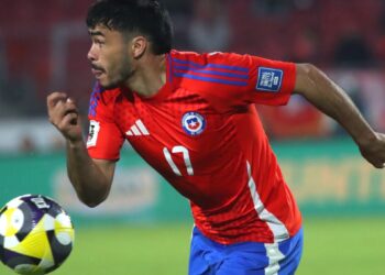 El futbolista chileno Gabriel Suazo continúa recibiendo elogios en Sevilla.