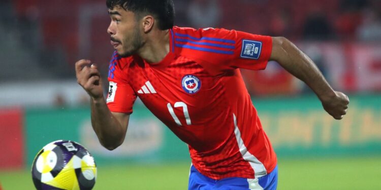El futbolista chileno Gabriel Suazo continúa recibiendo elogios en Sevilla.