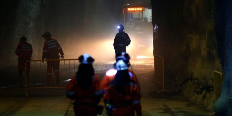 Rescate en El Teniente: a solo 4 metros de alcanzar a los mineros atrapados.