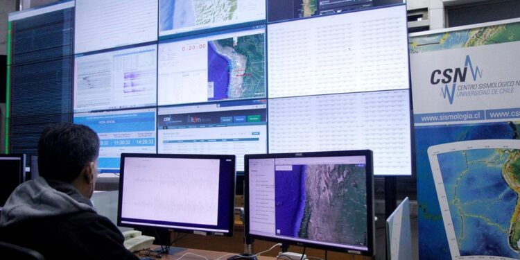 Un sismo de mediana intensidad con epicentro en Quintero alertó a la zona central.