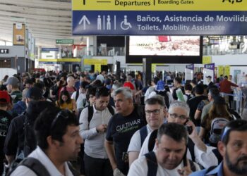 El tráfico aéreo internacional aumentó un 4,6% en julio, impulsado por las rutas hacia Brasil.