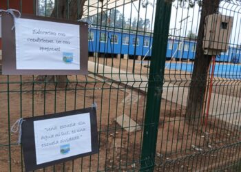 Solucionan inconvenientes de conexión eléctrica en la escuela Teniente Julio Allende de Placilla.