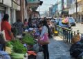 Solicitan medidas contra quienes proveen al comercio informal.