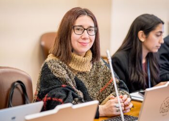 Empleadores tendrán que ajustar la jornada laboral para las mamás.