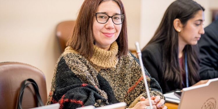 Empleadores tendrán que ajustar la jornada laboral para las mamás.