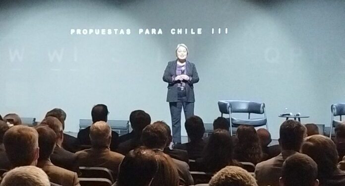 Anuncios y correcciones se toman el nuevo foro económico entre ‘candidatos presidenciales’