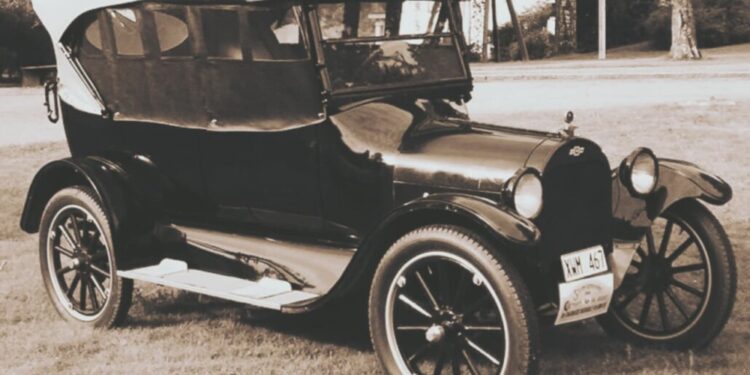 La historia de la competencia en Los Ángeles entre un jinete a caballo y un automóvil hace 100 años.