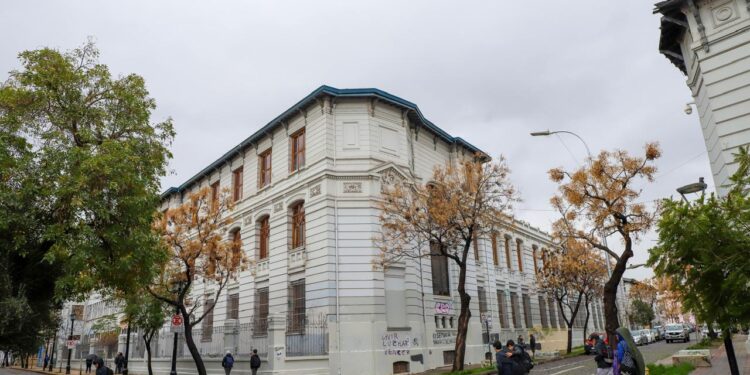 Plan para mejorar los colegios.