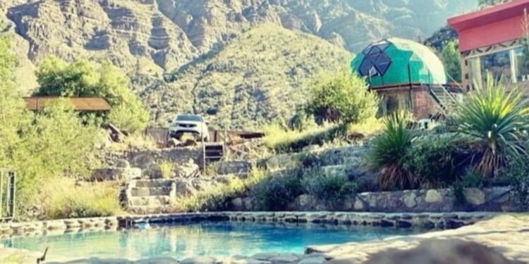 Emprendedoras de turismo de la RM se formaron en Inteligencia Artificial para darle un impulso a sus negocios y al liderazgo femenino en el rubro.