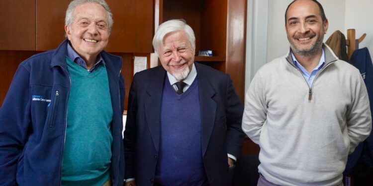 El Diputado Roberto Celedón y el Seremi de Transporte discuten el Plan de Ciclo-rutas y las mejoras al transporte público en Curicó.