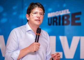 Fallece Miguel Uribe: Senador y precandidato presidencial colombiano que sufrió un atentado el 7 de junio, tras una larga agonía.