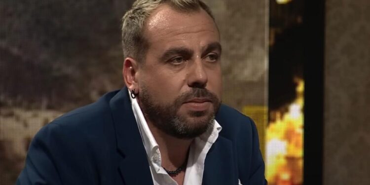 Kaminski recibe un pago millonario por revelar su verdad y establece condiciones estrictas.