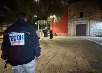 Nuevo asesinato: Acribillaron a un hombre al lado de la iglesia de San Francisco en Santiago.