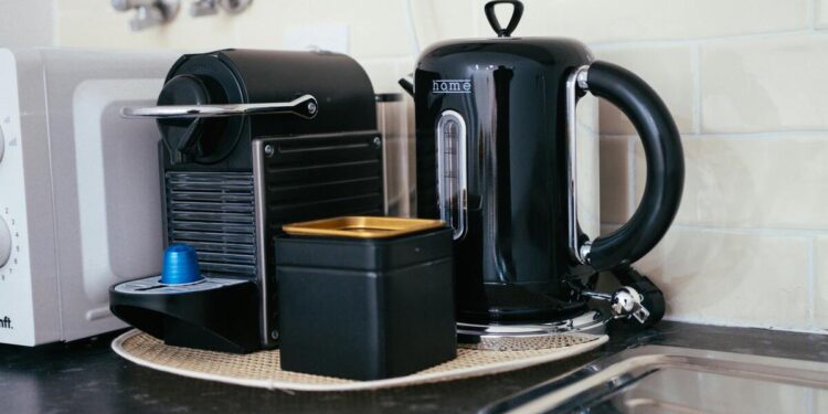 Consejos para bajar la cuenta de la luz en Chile.