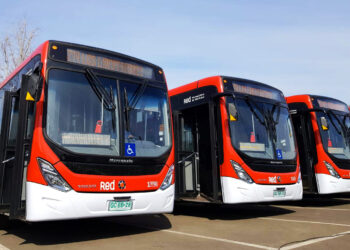 Santiago incorpora 176 microbuses eléctricos y un nuevo trayecto al Metro.