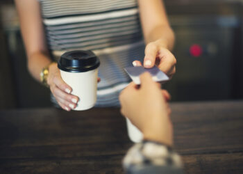 De café en café: ¿Cómo transformar los pequeños gastos en ahorro efectivo?