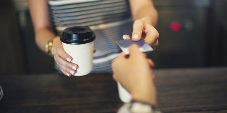 De café en café: ¿Cómo transformar los pequeños gastos en ahorro efectivo?