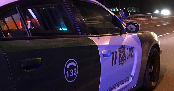 [OTRA MÁS] Nueva encerrona en Colina: ladrones roban camioneta en servicentro de Av. del Valle.