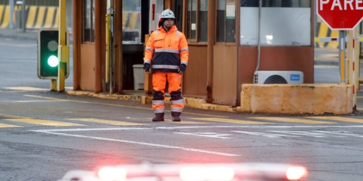 Codelco comunica un nuevo descubrimiento: La búsqueda del último trabajador prosigue.