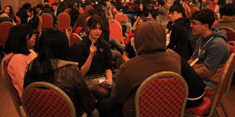 Estudiantes impulsan su liderazgo en la Cumbre “En Voz en Alta”