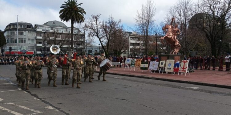 Los Ángeles celebró los 247 años del nacimiento de Bernardo O’Higgins en la Plaza de Armas.