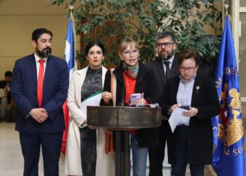 Usuarios pagan multas: exigen respuestas a Pardow