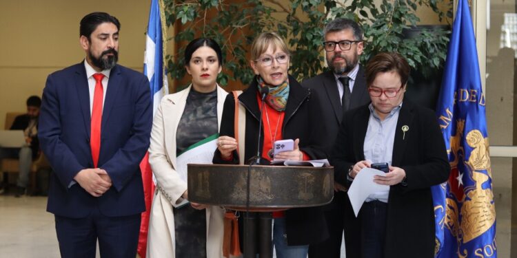 Usuarios pagan multas: exigen respuestas a Pardow