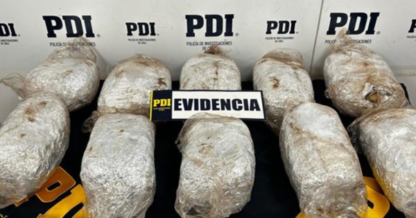 Tres milicos arrestados en Aysén por tráfico de drogas después de un operativo de la PDI.