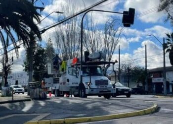 SEC informa que más de 39 mil hogares están sin luz en la Región Metropolitana.