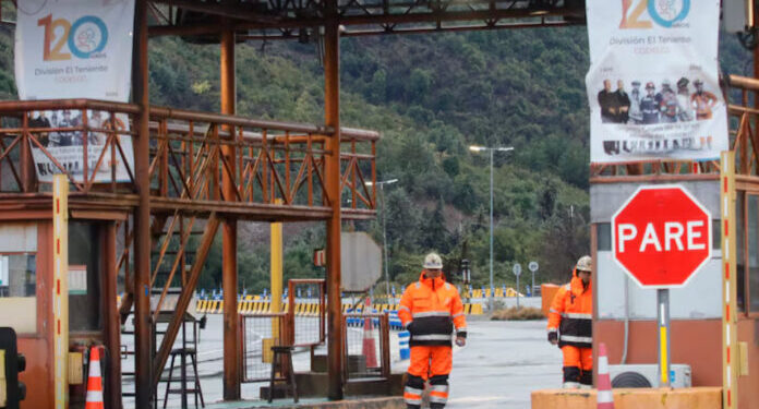 Codelco asegura que ya se sabe dónde están los trabajadores que desaparecieron en el derrumbe de la mina El Teniente.