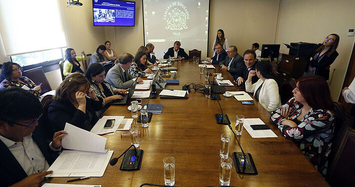 Voto obligatorio: Este martes, la Comisión de Gobierno Interior decidirá el destino del proyecto.