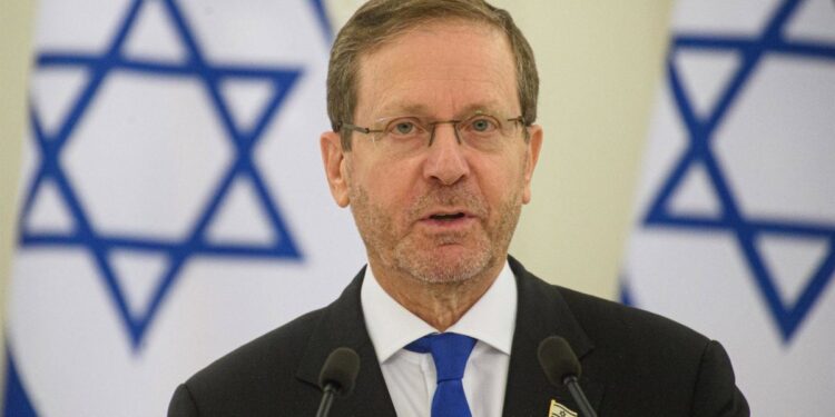 Israel solicita apoyo a la Cruz Roja para suministrar alimento a los rehenes de Hamás en la Franja de Gaza: «Están en riesgo de muerte».