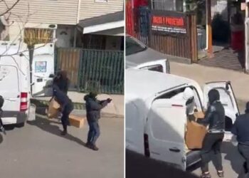 [VIDEO] Banda encapuchada roba la carga de un furgón de Chiletabacos en Maipú