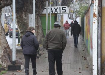 Confianza del consumidor en Chile lleva seis años seguidos en baja, según Ipsos.