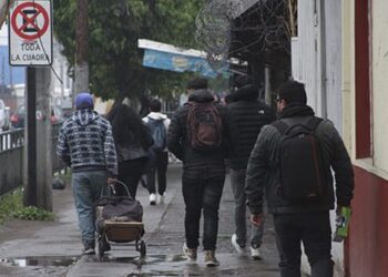 Claves Ipsos: El 72% se siente vulnerable ante una enfermedad grave y el 47% critica la atención a tiempo.