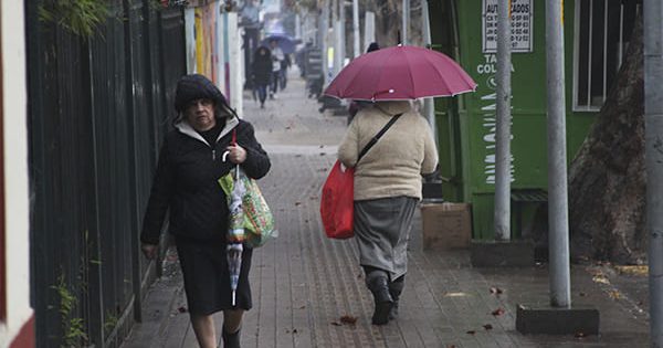 Colina se alista para posibles tormentas eléctricas este viernes.