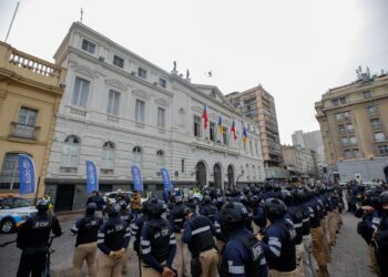 Santiago logra un hito histórico con 600 funcionarios municipales.