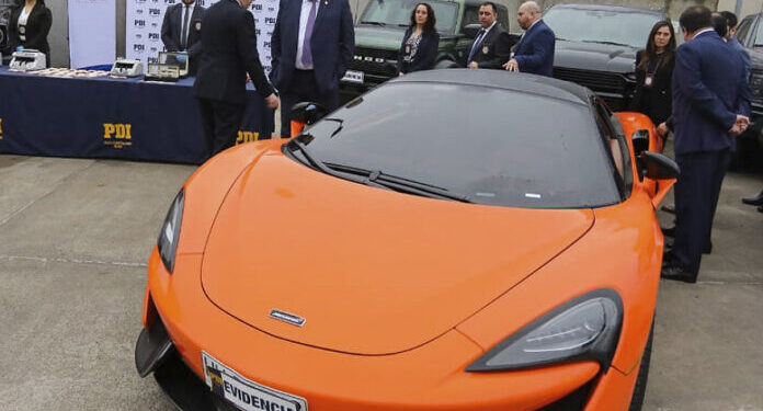 Incautan avioneta, lancha y autos de lujo en operativa policial por lavado de activos en La Araucanía.