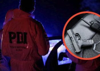 Intento de encerrona en Peñalolén: Funcionario de la PDI frustra el asalto tras ser sorprendido por delincuentes.