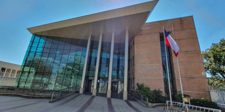 Femicidio en Talca: el imputado sigue hospitalizado y su detención ha sido extendida.