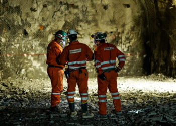 Rescate: Codelco confirma que se ha avanzado 15 metros de los 20 que faltan.