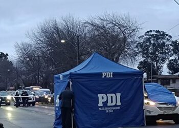 Mujer es asesinada a balazos frente a su familia tras pelea de tránsito en San Pedro de la Paz.