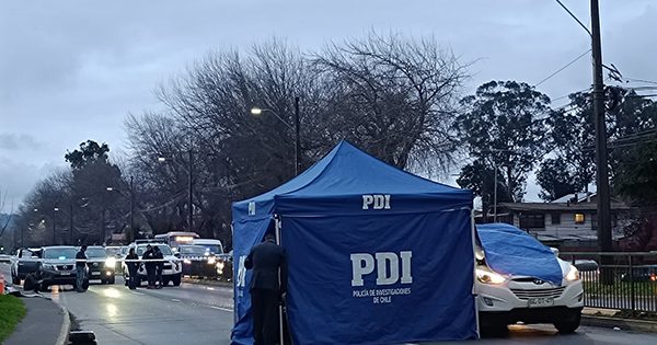 Mujer es asesinada a balazos frente a su familia tras pelea de tránsito en San Pedro de la Paz.