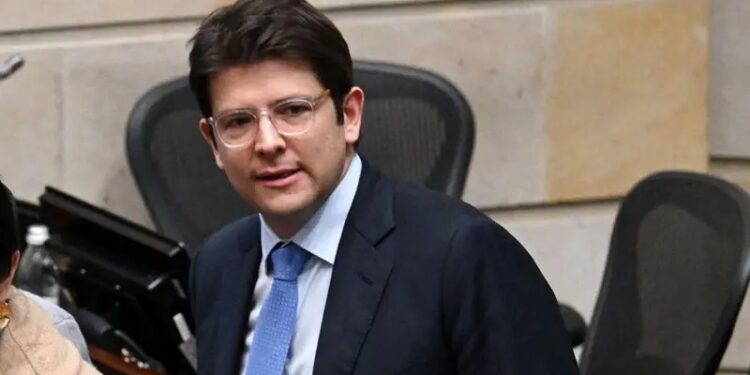 Sentencian a siete años de cárcel al joven que mató al senador colombiano Miguel Uribe Turbay.