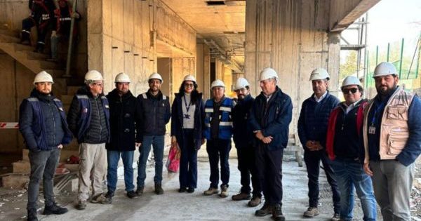 Nuevo CESFAM en Huertos Familiares avanza y será cinco veces más grande que el que hay ahora.