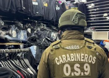 OS9 realiza un gran operativo en el Barrio Meiggs por la venta de productos falsos.