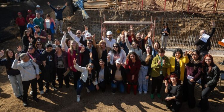 Se coloca la primera piedra del proyecto habitacional Las Perdices.